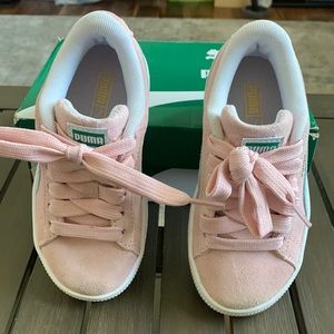 PUMA SUEDE CLASSIC XXI PS GIRLS SNEAKERS in Sz 11c Color lotus-eggshell blue.